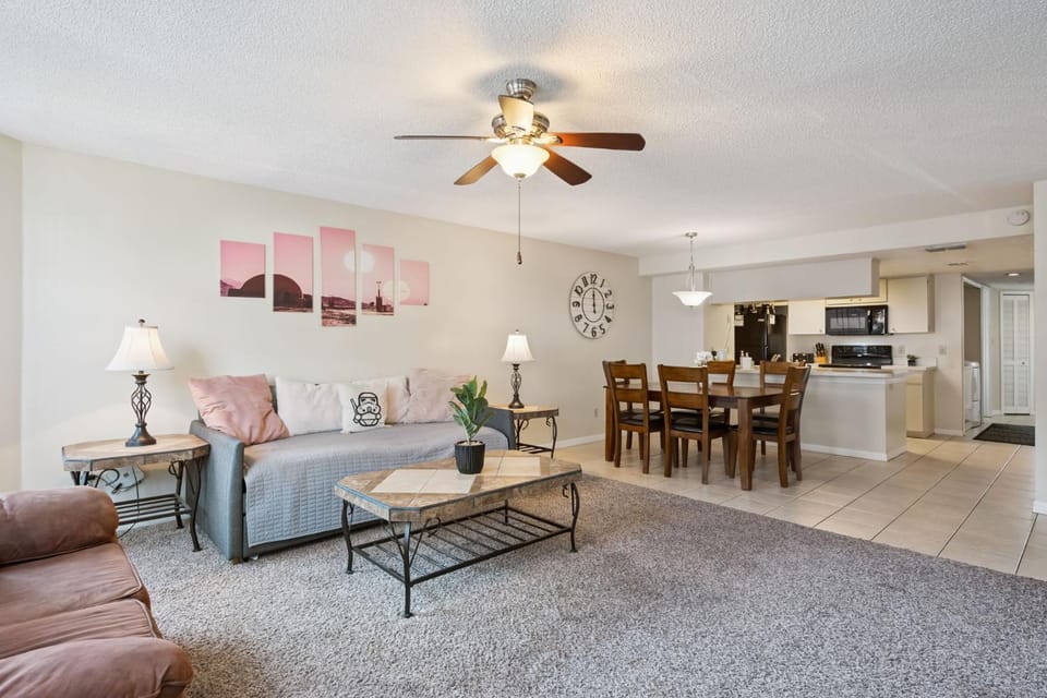 Kitchen or kitchenette, Living room, Seating area