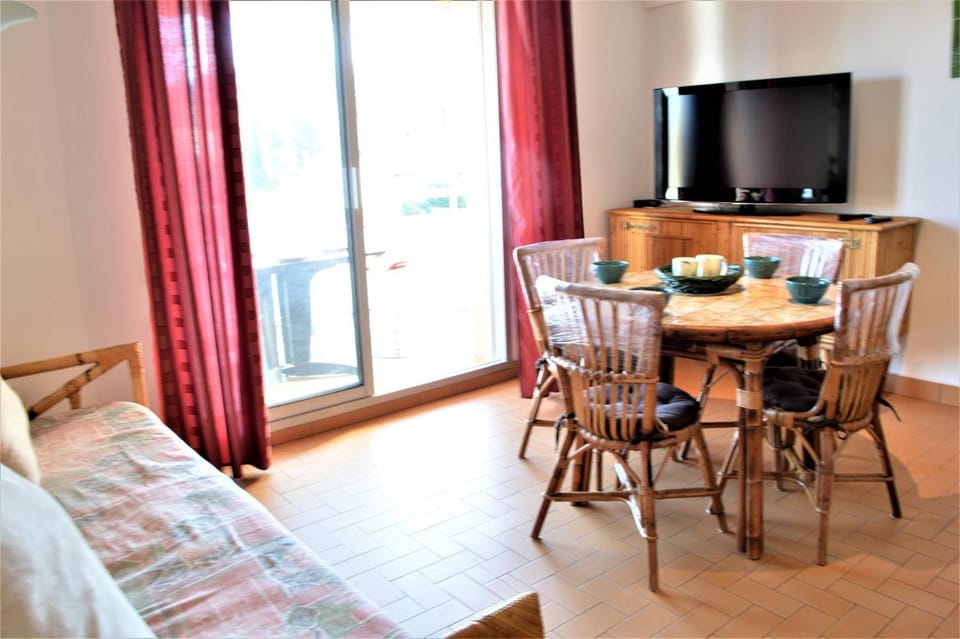 TV and multimedia, Dining area