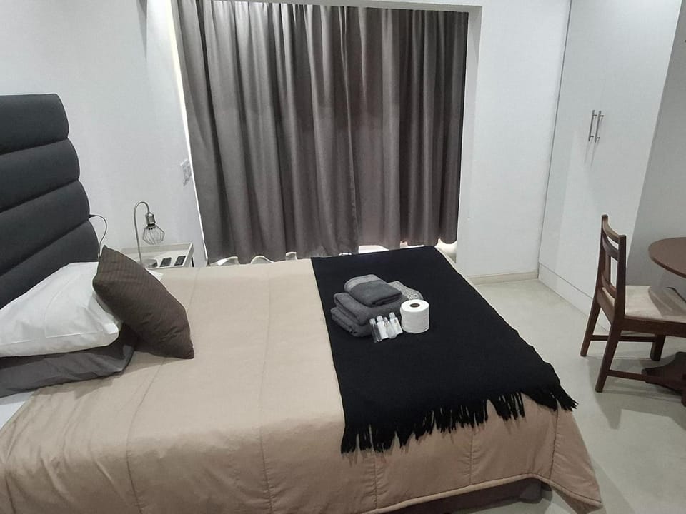 Bed, Photo of the whole room, towels