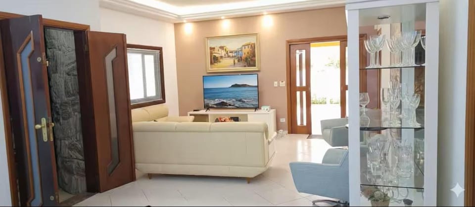 3 quartos Localização Perfeita com Piscina a 300m da praia House in Peruíbe
