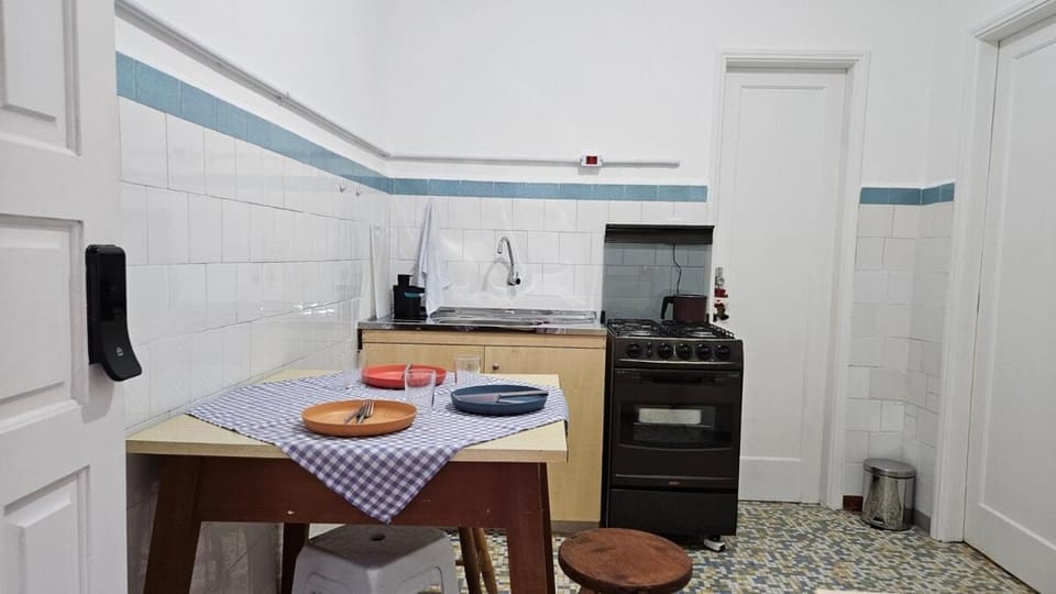 Apto com garagem a 1 quadra da PRAIA Guilhermina Apartment in State of São Paulo
