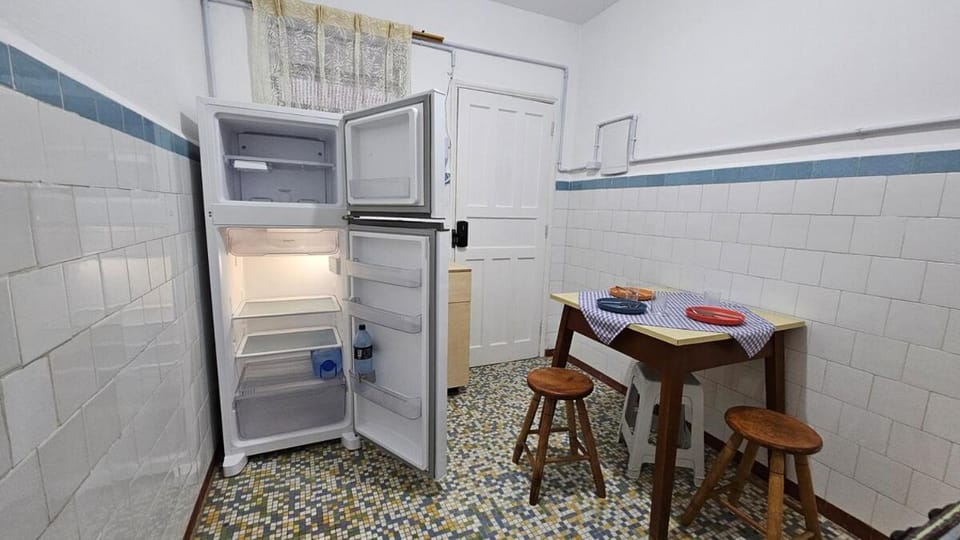 Apto com garagem a 1 quadra da PRAIA Guilhermina Apartment in State of São Paulo