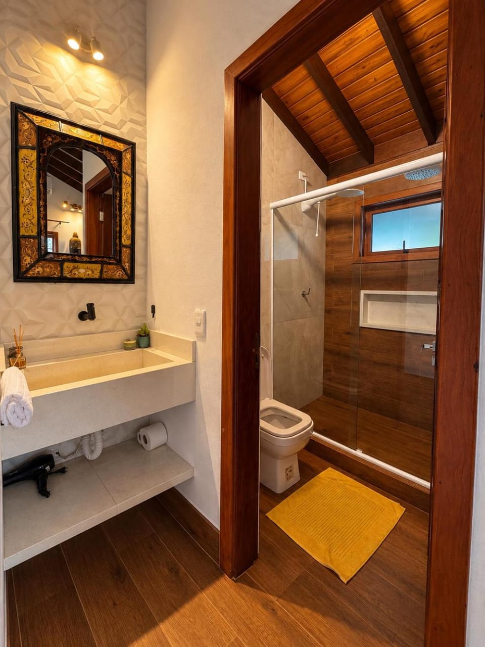 Shower, Toilet