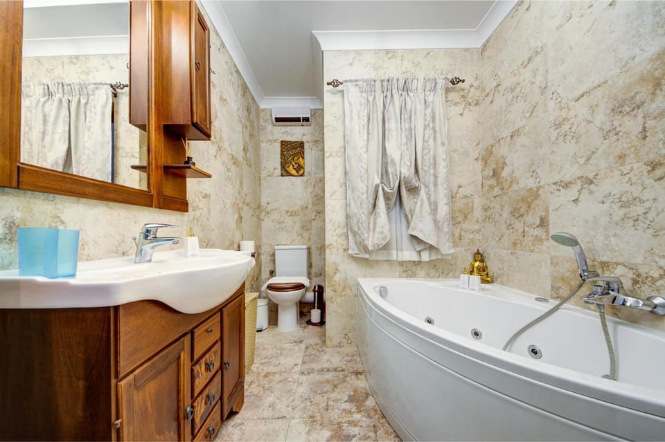 Shower, Bathroom, Bath, towels