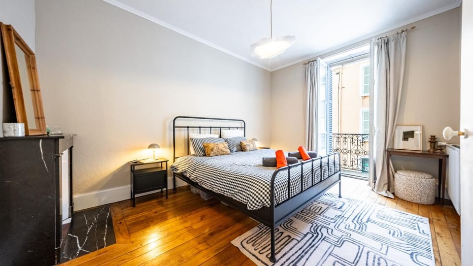 Le Darcy d'Hugo Train station 2 minutes away Apartment in Dijon