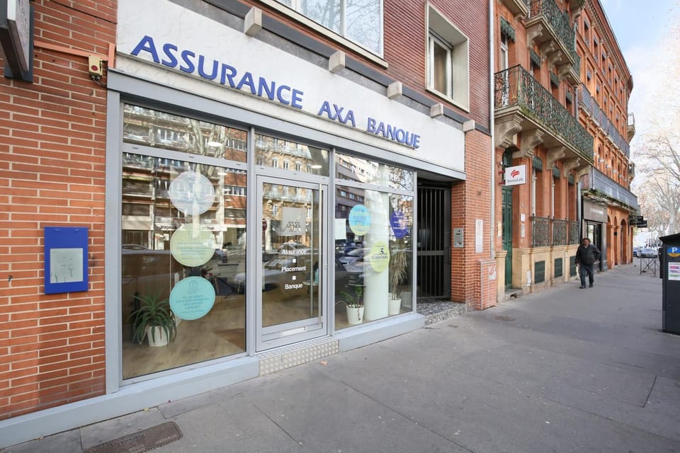 Property building, Location