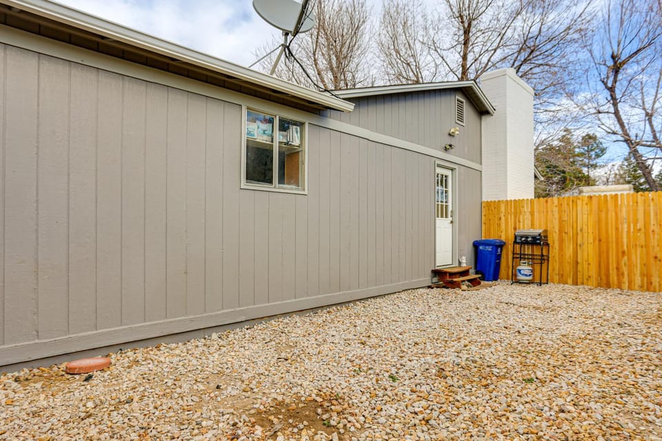 Group Getaway 3 Mi to Cherry Creek State Park! Apartment in Aurora