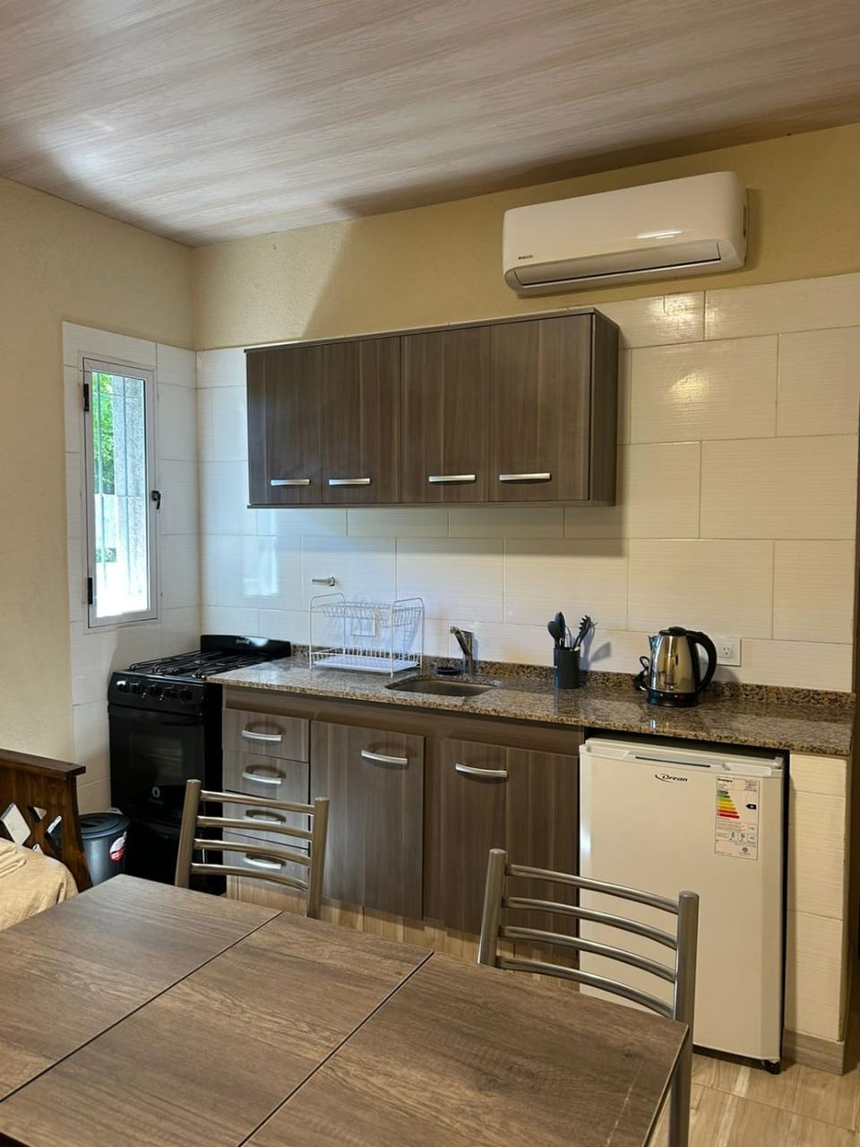 Coffee/tea facilities, Dining area