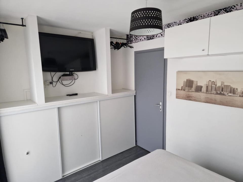 TV and multimedia, wardrobe