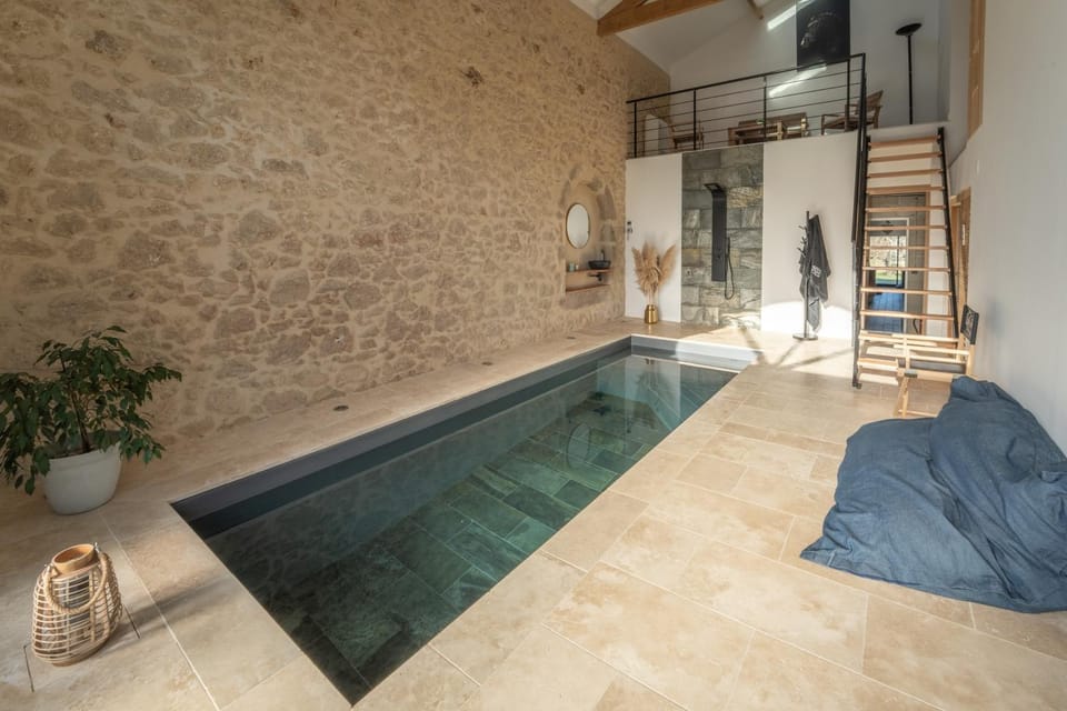 Suite privative - Domaine du Plantey Love hotel in Nouvelle-Aquitaine