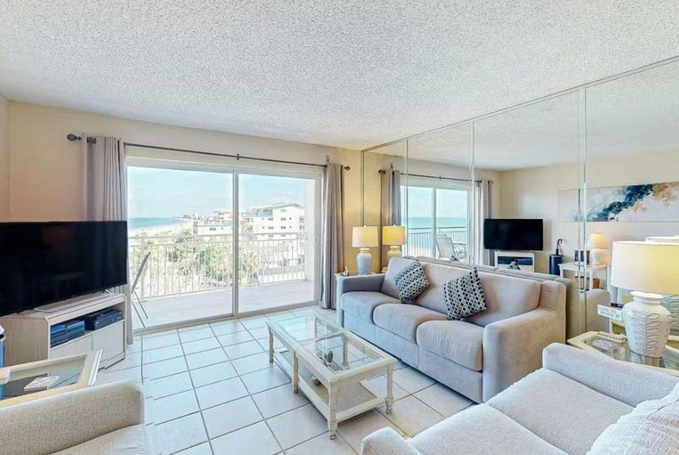 Madeira Norte 416 House in Madeira Beach