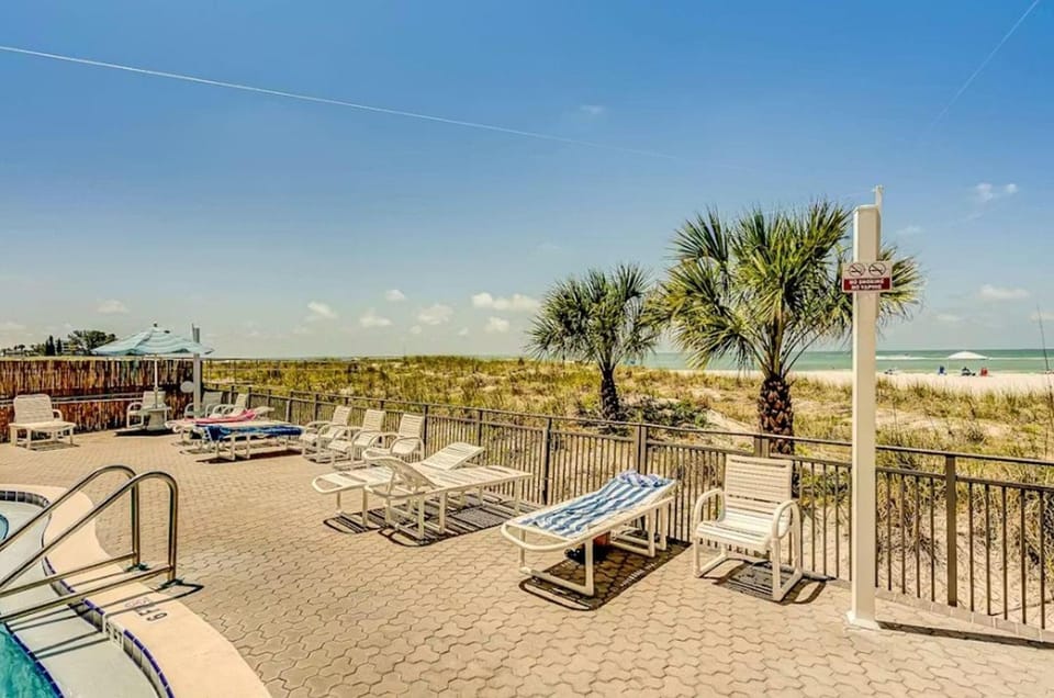 Madeira Norte 416 House in Madeira Beach