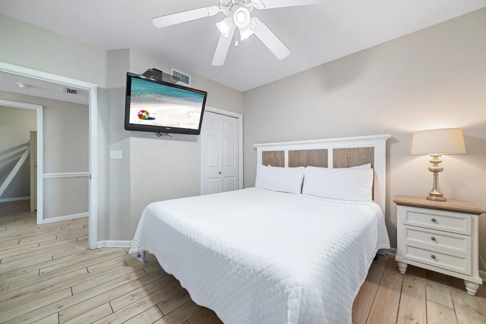 Phoenix X 810 House in Ono Island