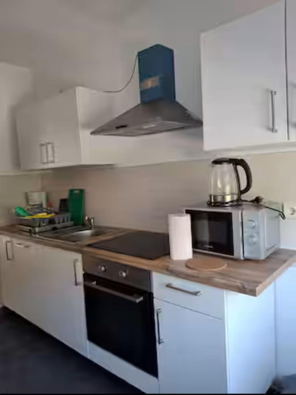 Schöne Vollausgestattete Monteurs- Gästewohnung nähe Raffinerie Leuna und Geiseltalsee 0303 Apartment in Thuringia, Germany