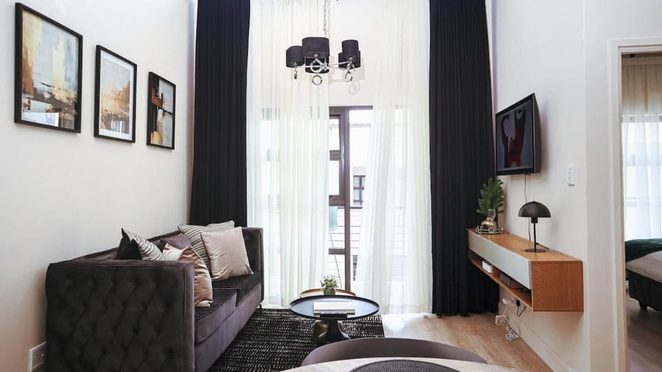 Charming 2-Bedroom Flat in the Heart of Rivonia Apartment in Sandton