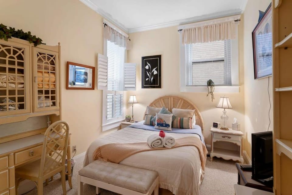 Charming Churchill Downs Cottage-Family Friendly House in Jefferson County