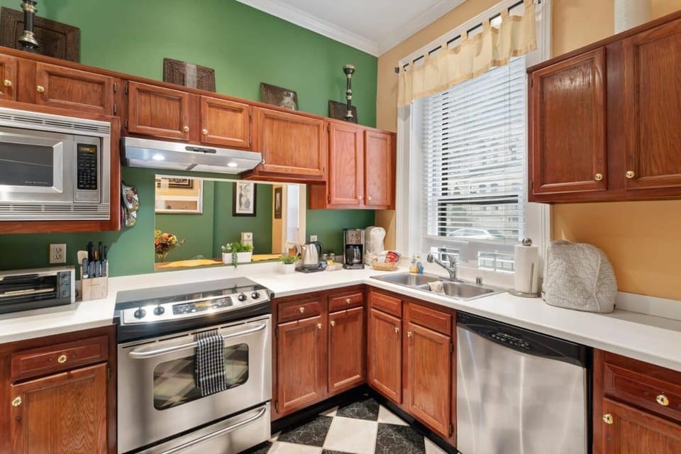 Charming Churchill Downs Cottage-Family Friendly House in Jefferson County