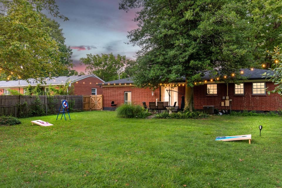 Hidden Gem- Stylish Comfort Prime Location Family Friendly House in Saint Matthews
