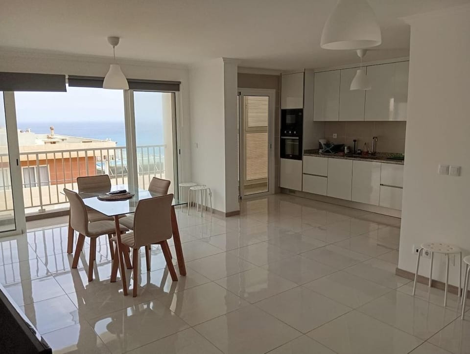 View (from property/room), Balcony/Terrace, Living room, Sea view