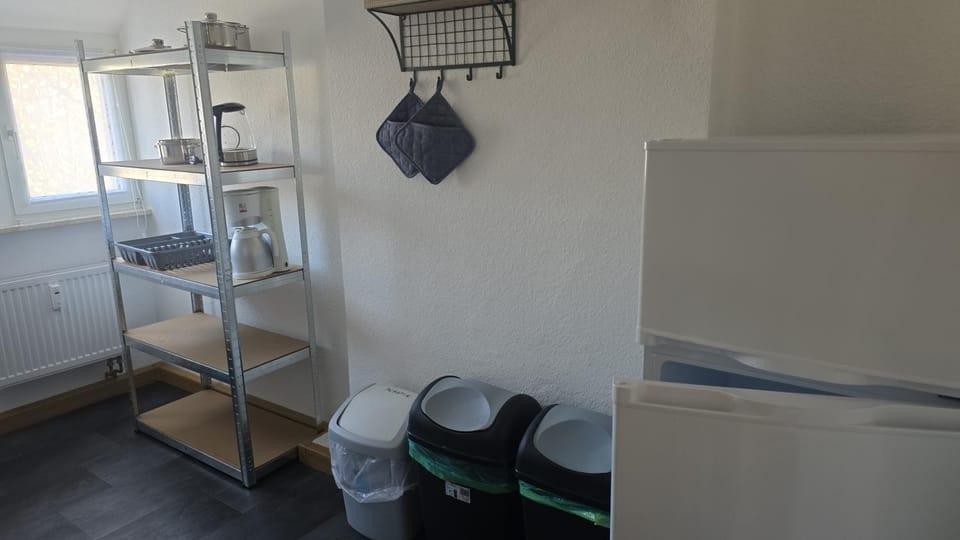 Schöne Vollausgestattete Monteurs- Gästewohnung nähe Raffinerie Leuna und Geiseltalsee 0308 Apartment in Thuringia, Germany