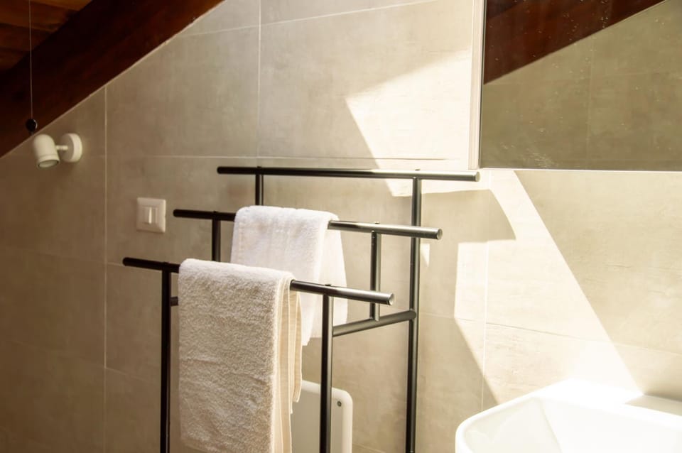 Bathroom, towels