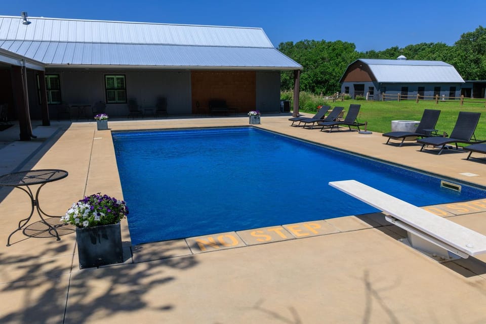 Whispering Prairie Lodge Nature lodge in Kansas