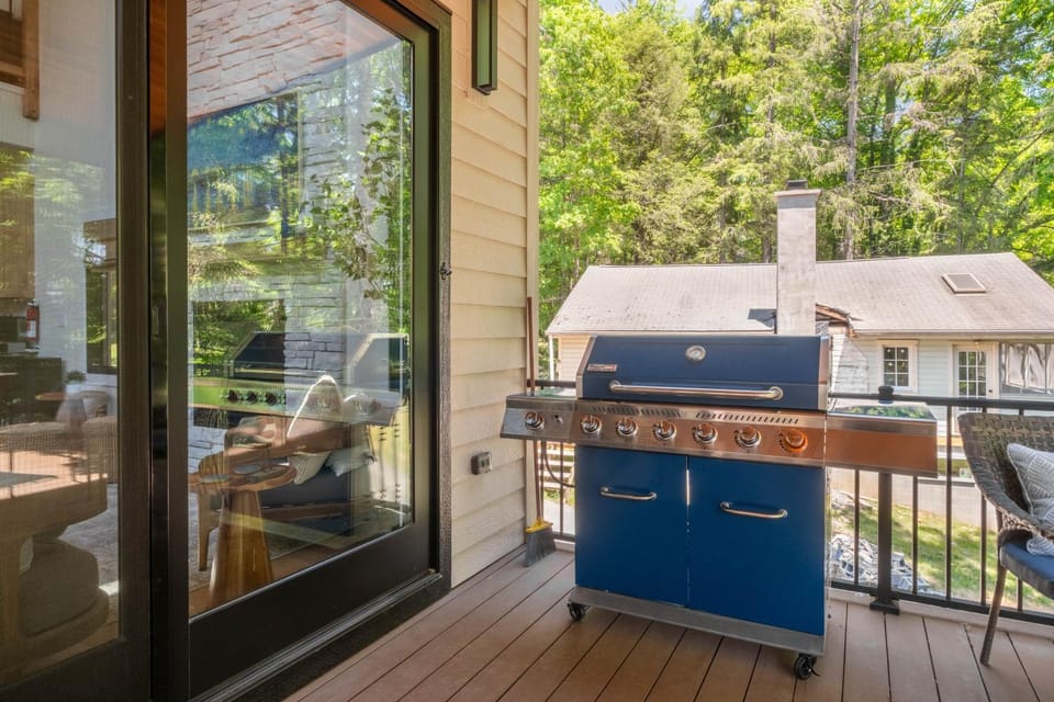 BBQ facilities, Balcony/Terrace, Garden view
