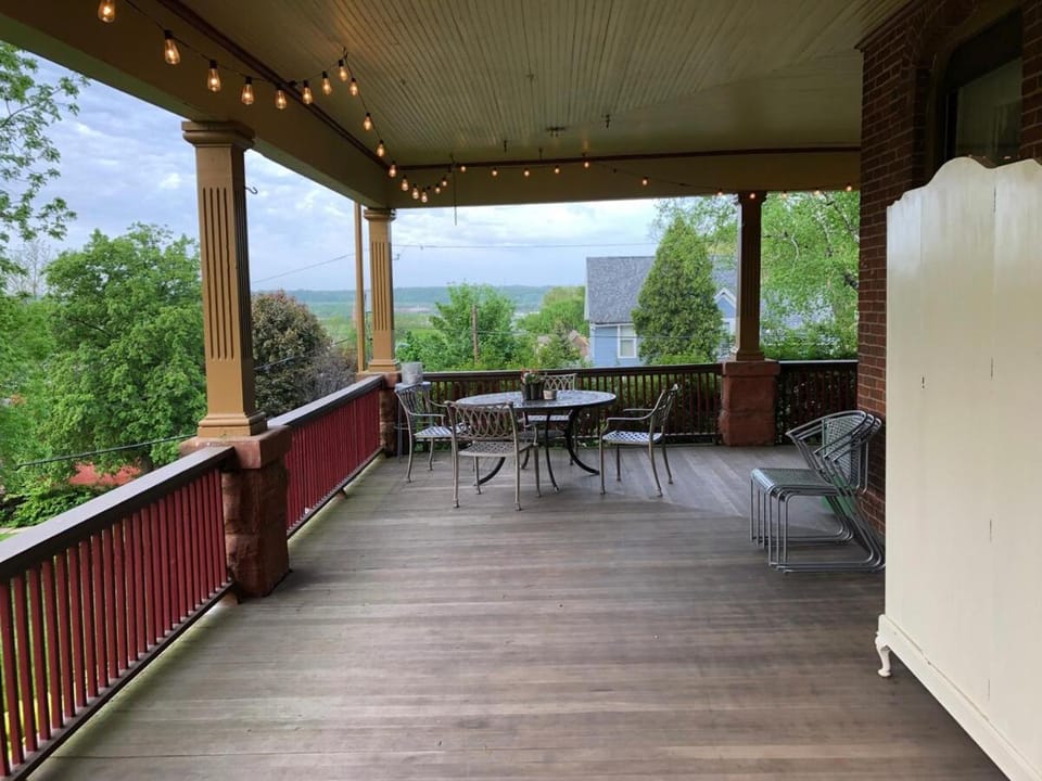 Large Historic Mansion Apartment in Dubuque