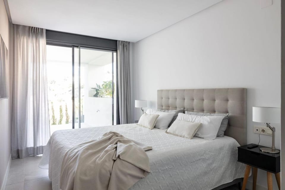 Grand Hideout, Artola Homes Apartment in Marbella
