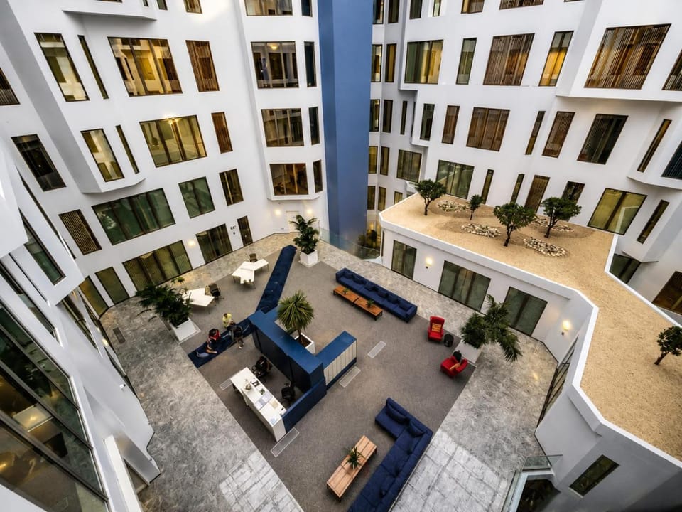 Patio, Communal lounge/ TV room, Lobby or reception, concierge