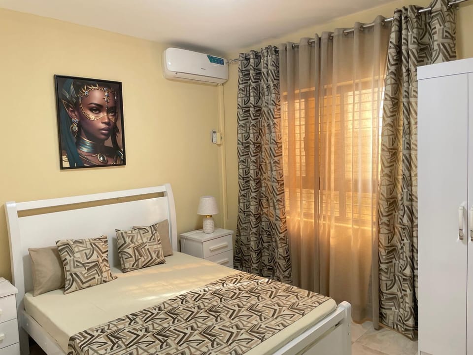 Bed, Bedroom, wardrobe, air conditioner