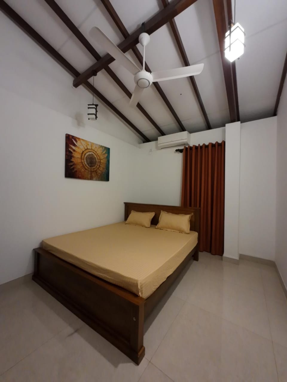 Stylish AC Apartment - Mt Lavinia Beach Walk Apartment in Dehiwala-Mount Lavinia