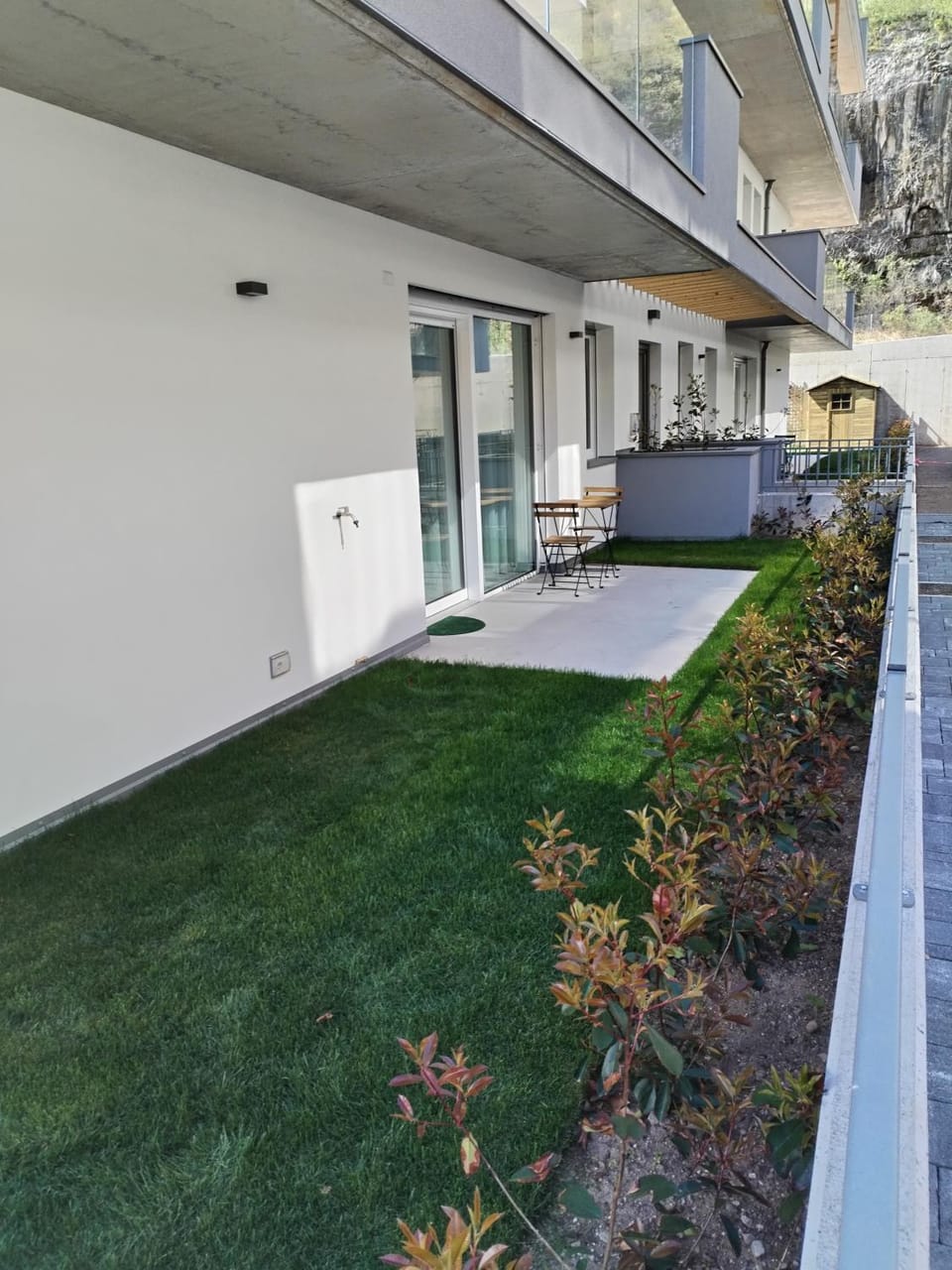 Property building, Spring, Day, Garden, Garden view