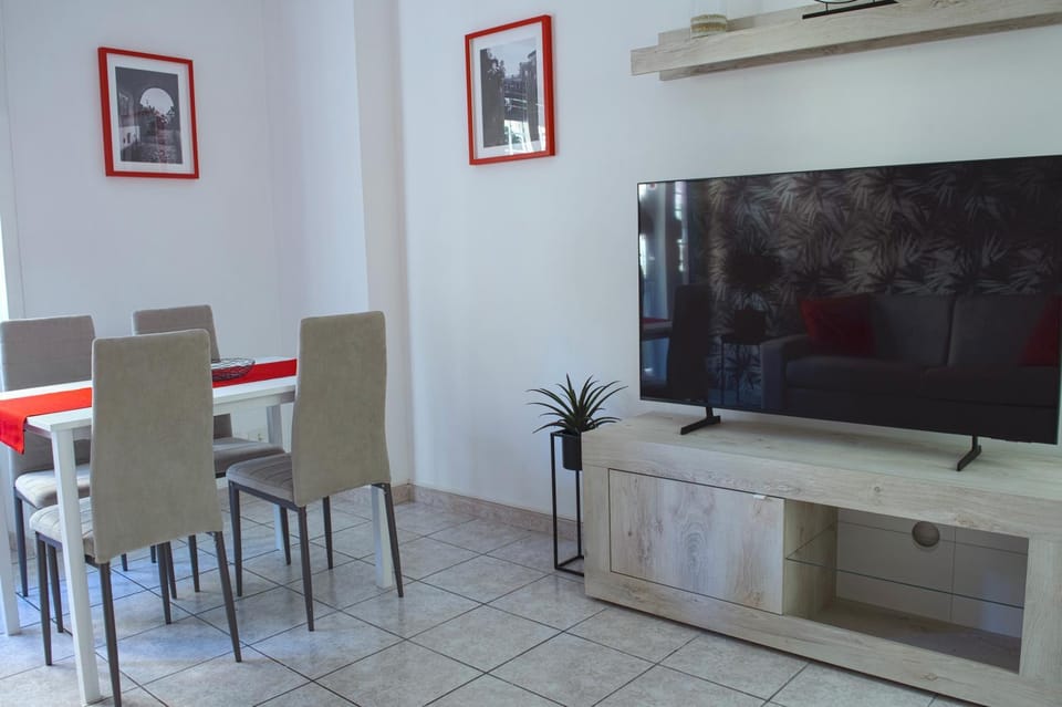 Appartamento con balcone - a 10 minuti dalla metro Apartment in Rome