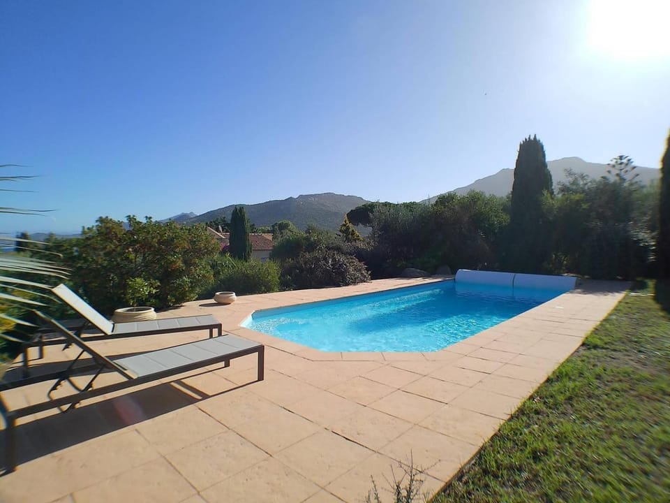 Villa avec piscine, plage à quelques minutes Villa in Lumio