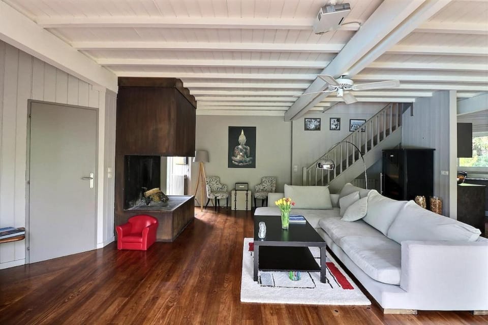 Havre de paix - grande maison en bois & piscine House in Mérignac