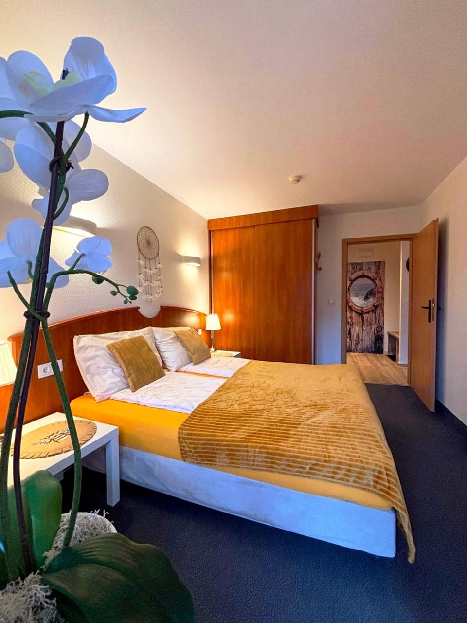 Bed, Photo of the whole room, Bedroom, wardrobe