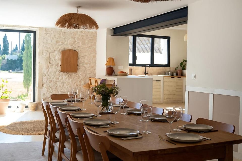 Dining area, Meals