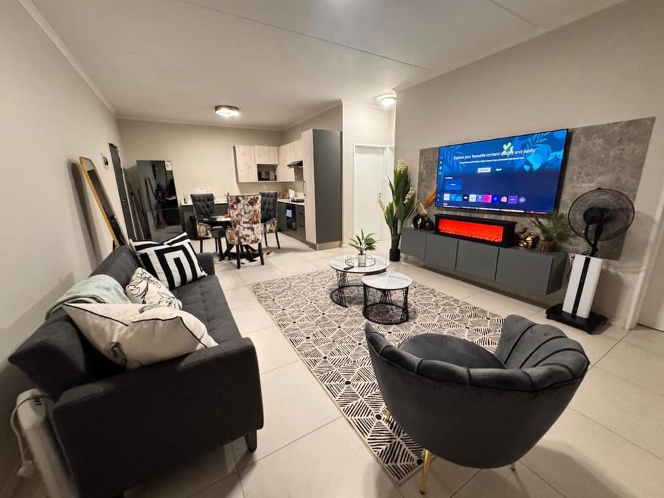 Communal lounge/ TV room, Living room