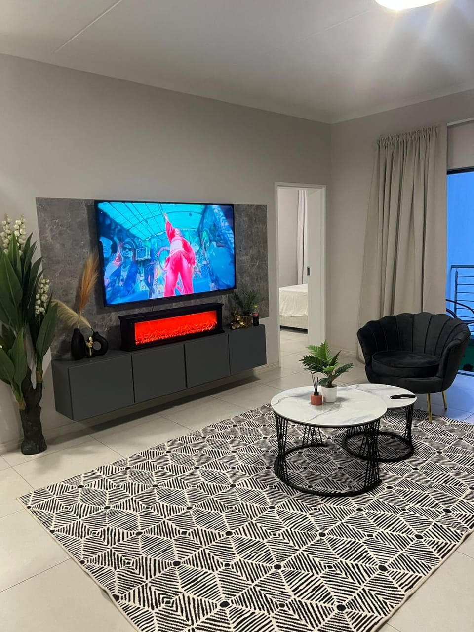 Communal lounge/ TV room, Living room, Evening entertainment