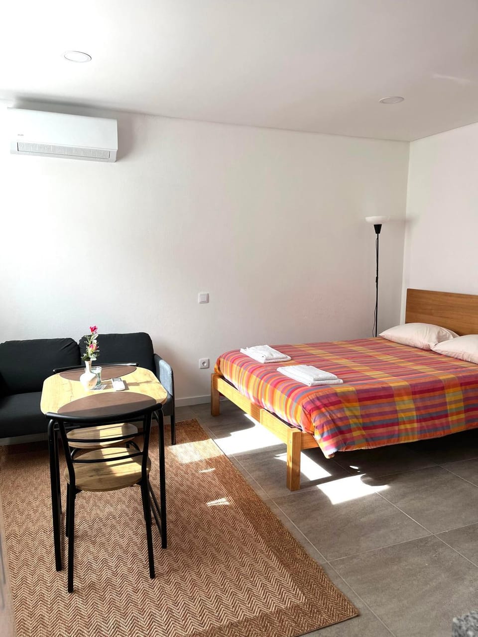 Bed, Photo of the whole room, Bedroom, air conditioner
