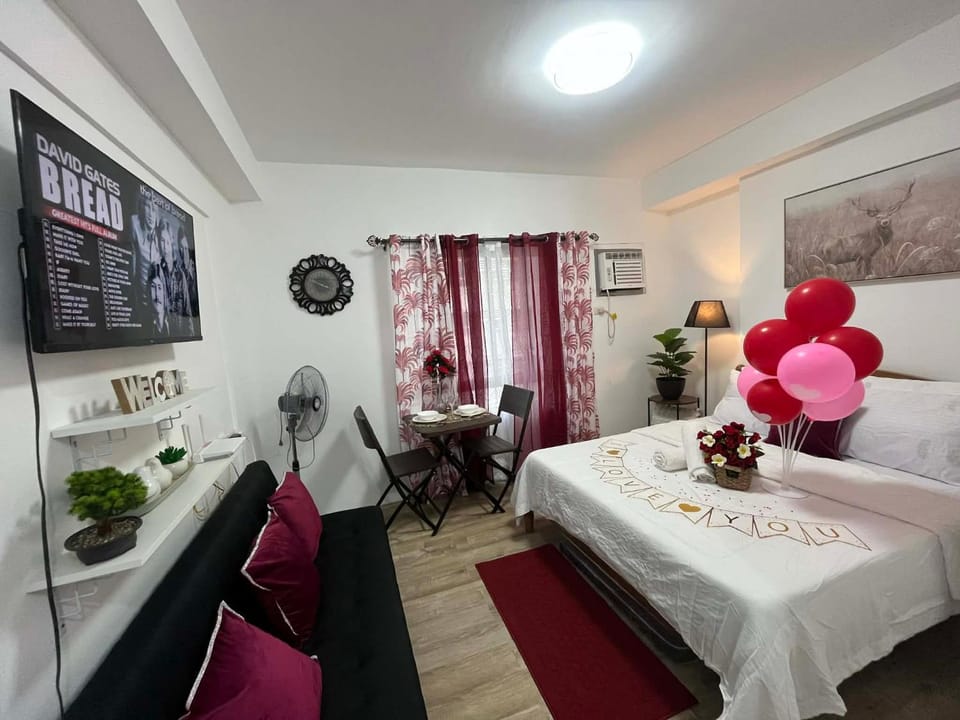Seating area, Bedroom