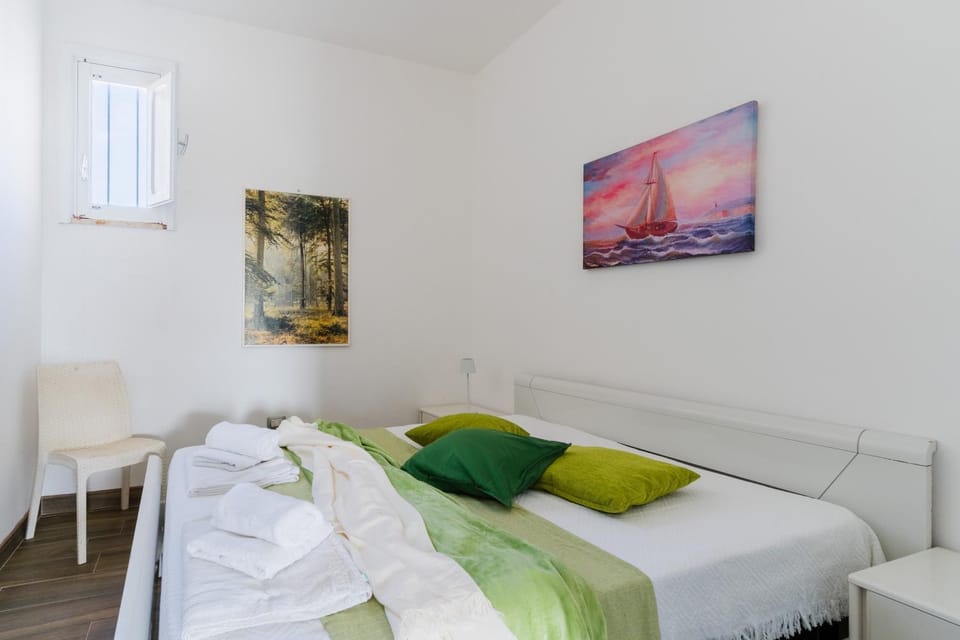 Living room, Bedroom