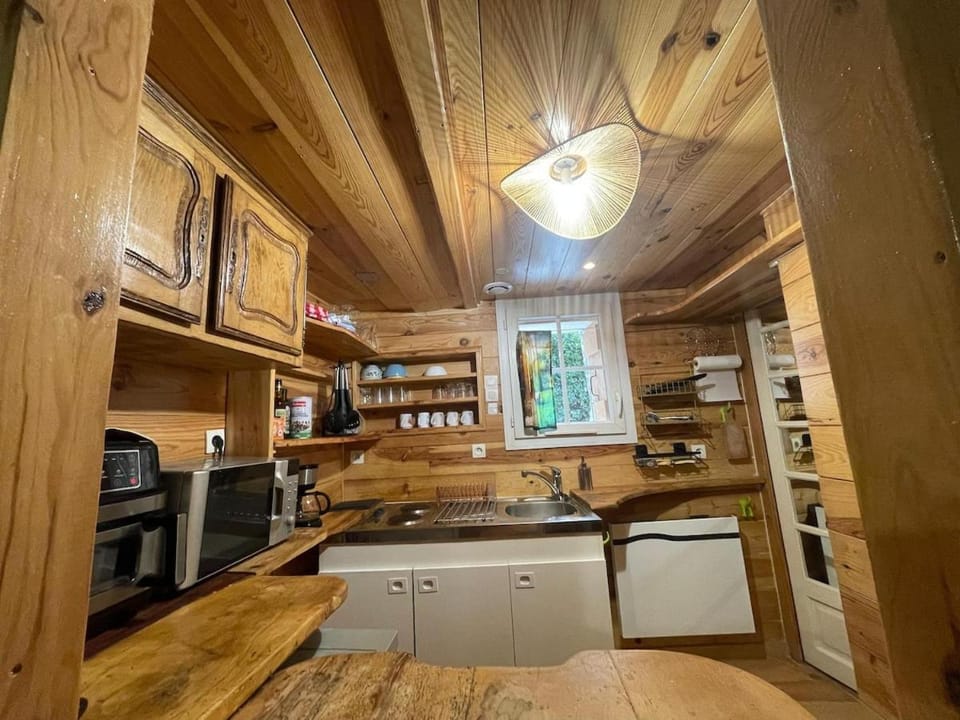 Kitchen or kitchenette, stove