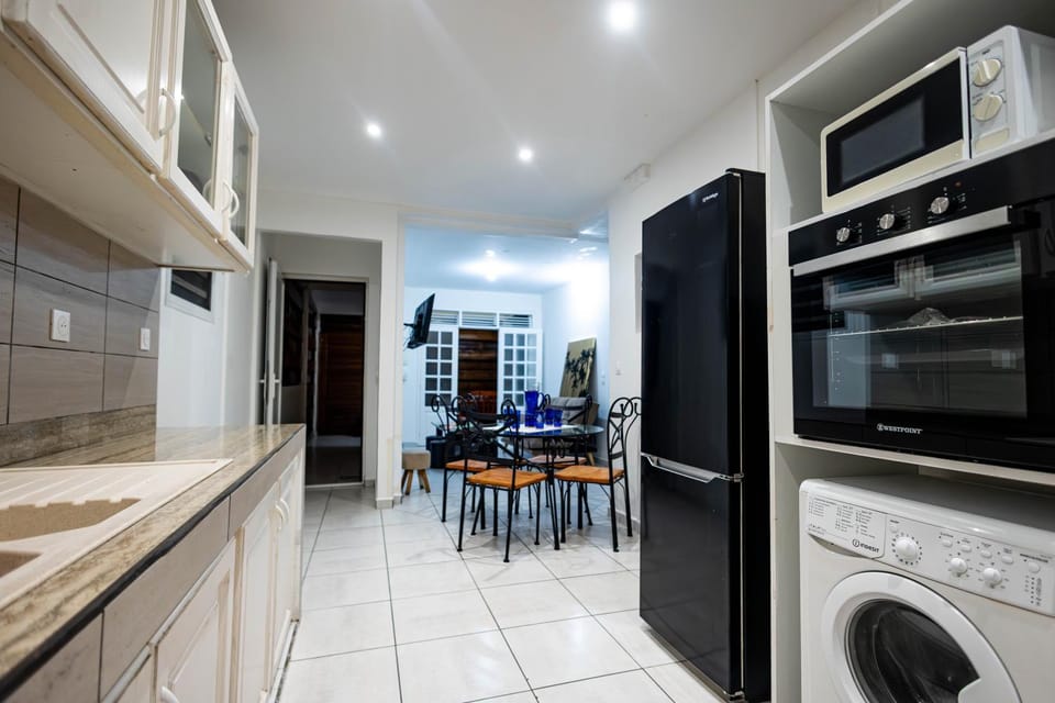 Kitchen or kitchenette, oven, stove