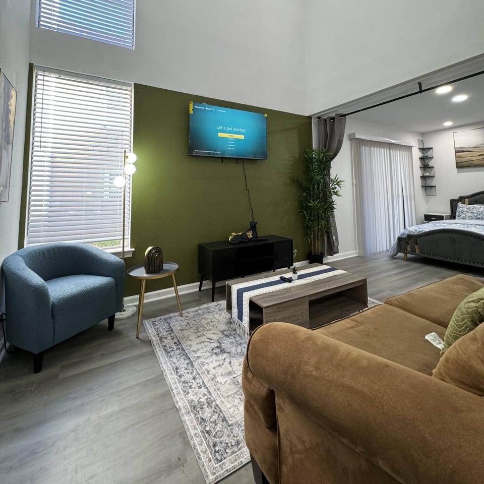 3BD DT Dallas l FIFA READY l 5 Min from Love Field Apartment in Dallas