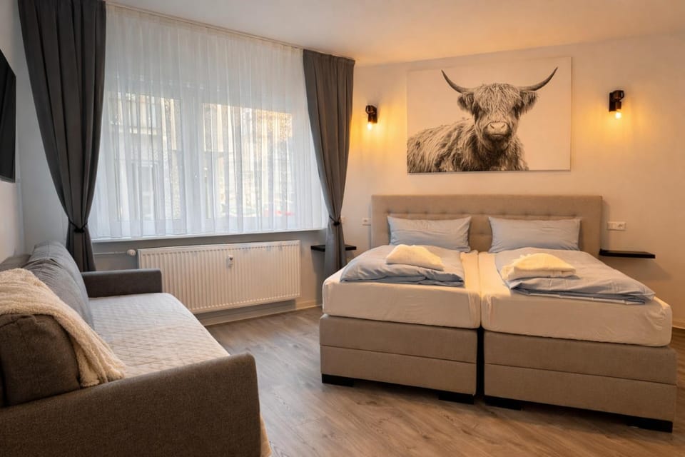 Bed, Living room, Photo of the whole room, Seating area, Bedroom, towels