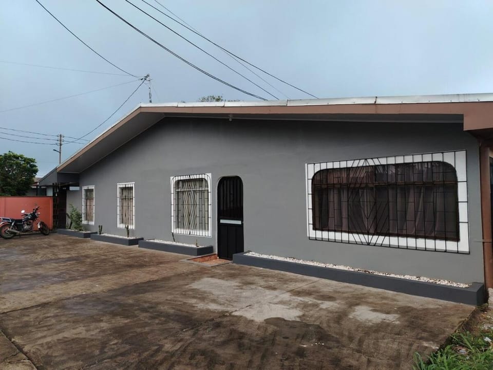 Casa Vacacional Brisas del Volcán Miravalles House in Alajuela Province