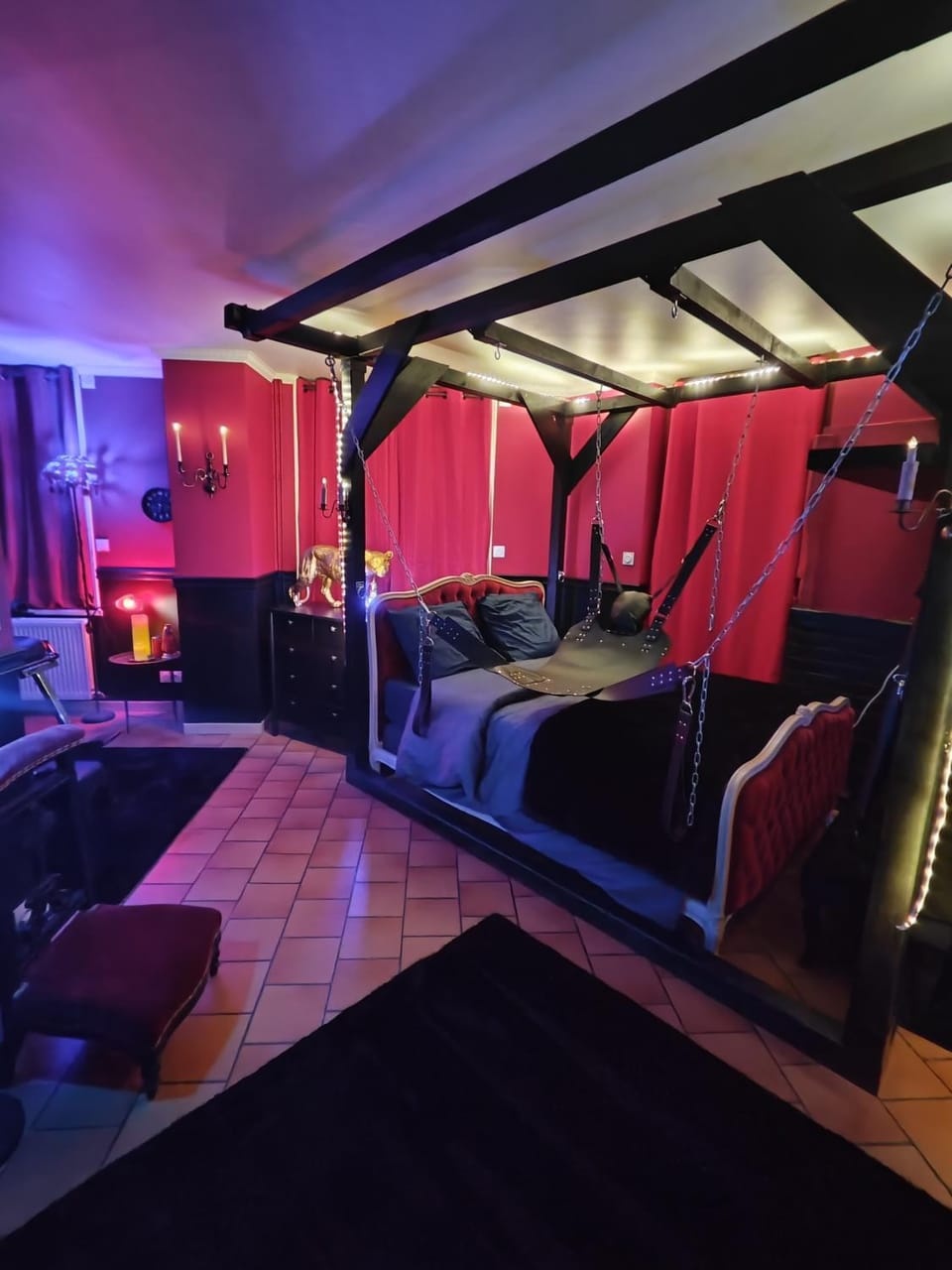 Bed, Photo of the whole room, Bedroom