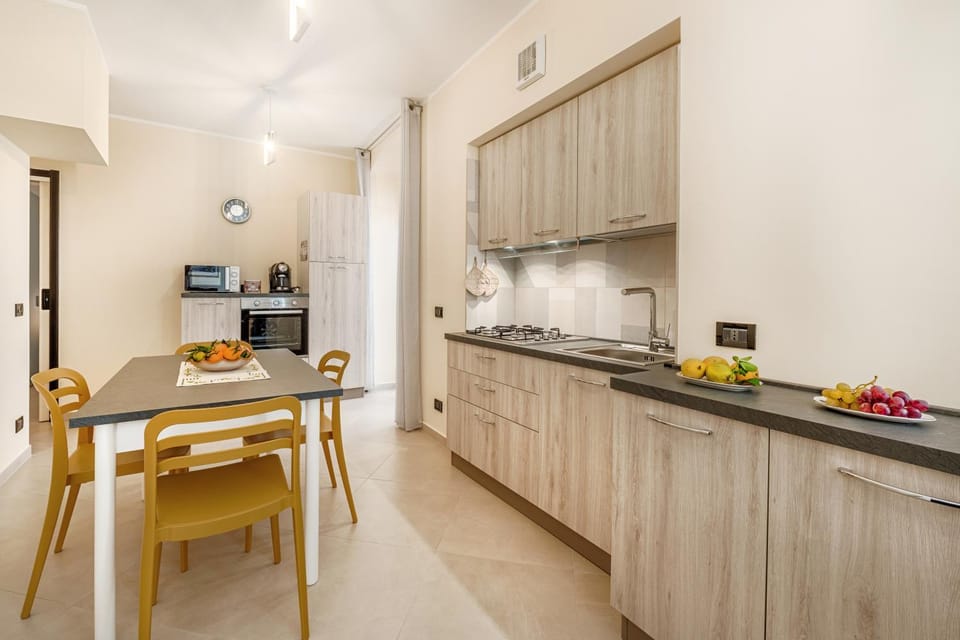 microwave, oven, kitchen